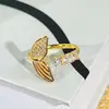 Anillo de Cola de Pez de Lujo Ligero y Exquisito Color Dorado con Circonita y Esmalte Incrustado, Diseño Abierto, Estilo de Nicho de Alta Gama, Anillo de Moda Apilable
