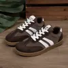 Sapatos Brancos Cruzados Europeus e Americanos Primavera e Outono Femininos Estilo de Comércio Exterior Tamanho Grande Moda Casual 2025 Comércio Exterior Atacado Alemão Tamanho Grande