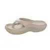 Chanclas de suela gruesa transfronterizas sensación de caca para mujer ropa de verano EVA suela ultrasuave playa clip para el pelo Hindi sandalias de clip