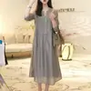 Novo Estilo de Verão 2026 Vestido Elegante de Caimento Solto com Mangas Três Quartos, Mangas Lanterna, Faixa Bordada na Cintura, Decote V Longo