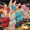 Chaveiro Popular de Urso Sentado Cravejado de Diamantes Corrente de Garra Fofa Pingente de Decoração de Interior de Carro Acessório Requintado para Bolsa de Menina