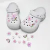 Nuevos dijes para zapatos estilo Bosque de Primavera y Verano con Flores de Cerezo y Melocotonero para Zuecos de Delfín Pequeño, Zapatillas Rosas para Niña Accesorios DIY