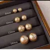 Pendientes Pequeños de Bombilla Imitación Perla Champagne para Mujer, Pendientes de Nuevo Estilo Popular, Lujo Ligero, Gama Alta, Joyería Elegante para Orejas