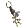 Pingente de Carro Punk Tecido à Mão, Chaveiro Vintage de Liga de Zinco e Couro, Fornecimento para E-commerce Transfronteiriço, Acessórios de Couro