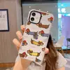 Estación norteamericana lindo perro salchicha inglés iPhone15 funda protectora anticaída 17Pro caricatura divertida carcasa blanda de cobertura total