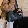 2026 Bolsa Transversal Grande Capacidade Retrô Nova Feminina para o Dia a Dia Bolsa de Ombro Couro Macio Casual Versátil Bolsa de Mão Simples