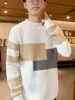 Suéter de bloques de color para hombre, tejido de moda para el invierno, corte holgado, elegante y con un ambiente sofisticado y relajado, un suéter cálido para la temporada de invierno