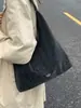 Bolsa de Axila Retrô de Luxo para Mulheres Moda Outono e Inverno 2026 Nova Bolsa de Ombro Grande Capacidade Bolsa Tote para o Dia a Dia