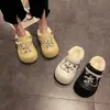 Zapatos de Celebridad de Internet Super Calientes con Agujeros de Estrella de Cinco Puntas para Mujer 2026 Invierno Nuevos con Suela Gruesa de Moda Cálidos con Talón Cubierto Pantuflas de Algodón con Piel