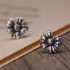 Brincos GD Quan Zhilong com Margarida em Prata Esterlina Masculino Tendência Japonês e Coreano Prata Tailandesa S925 Vintage Pequena Flor de Crisântemo Joia de Orelha Feminino