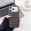 Funda para Teléfono con Patrón Retorcido y Agujeros Grandes para Disipación de Calor Compatible con Apple 17PROMAX Personalidad de Moda 13/14 Transparente Mate 11