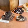 Zapatillas Deportivas de Algodón de Dos Capas Estilo Coreano para Niños, Zapatillas de Entrenamiento Alemanas, Novedad Otoño 2026, Zapatillas de Tabla Casuales de Moda Cálidas con Felpa para Niñas