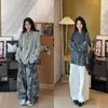Camisa Xadrez Manga Longa Estilo Japonês para Mulheres, Design Único, Nicho de Verão Fina Versão Coreana, Top Casual Chic Soltinho para Estudantes