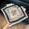 Novo Estilo Lenço Quadrado Feminino 70cm com Elegante Estampa Floral, Lenço de Seda Chiffon Cetim, Lenço de Pescoço Decorativo Artístico de Alta Qualidade