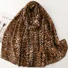 Bufanda de 32s Gruesa con Tacto de Lino Algodón Similar al Satén Bufanda de Seda Comercio Exterior Estampado en Caliente Estampado de Leopardo Salvaje Estilo Europeo Americano Chal Estampado Venta al por Mayor