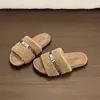 Hermosas y esponjosas pantuflas de algodón tipo hada, pantuflas slip-on de otoño e invierno para mujer, modelo nuevo de gamuza abierto a la moda, antideslizante 2026