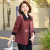 Elegante abrigo bordado para mamá con solapa, diseño bordado, ropa de primavera y otoño para mujeres de mediana edad y mayores, top elegante, chaqueta de estilo chino para mujer