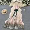 Vestido de Verão Feminino com Gola Halter Sem Mangas Estilo Resort Francês, Afunilamento na Cintura, Camadas de Babados Estilo Bolo