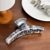 Pinza para el Cabello Grande con Patrón de Mármol de Gama Alta, Material de PC, Pasador Anticaída, Peinado Recogido en la Parte Trasera de la Cabeza, Moderno Accesorio para el Cabello de Pinza Tiburón