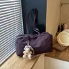 Bolsa de mano simple de nailon, ligera, gran capacidad, adecuada para ir al trabajo, elegante, versátil para salidas casuales y se puede llevar como bolso de hombro.