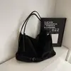 2026 Nova Bolsa Tote Camurça Versátil Tendência de Nicho para Mulheres, Bolsa de Ombro Transversal Grande Capacidade para o Dia a Dia, Bolsa Simples Feminina