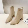 Botas de Cavaleiro Elegantes de Bico Fino e Salto Alto Botas Longas Femininas Salto Grosso Cano Alto Botas Slim Versáteis Elásticas Novo Estilo Outono e Inverno 2025