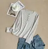 Nova Camisa Henley de Tricô Waffle para Primavera e Outono com Quatro Botões, Camisa Básica de Manga Longa, Estilo Puro Desejo, Emagrecedora, Blusa Lisa Versátil para Mulheres