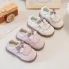 Zapatos de Encaje Arkham para Niñas 2026 Otoño Nuevo Estilo Zapatos Infantiles de Suela Suave Cómodos Zapatos Planos Pequeños para Niños Medianos y Mayores Zapatos Individuales con Moño