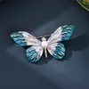 Broche de Mariposa Multicolor Estilo Retro Europeo y Americano, Pin de Piedras de Strass Graduadas de Imitación Perla de Lujo, Broche de Joyería de Alta Gama con Temática Animal