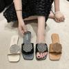 Sandalias de playa informales con punta cuadrada y flores de imitación para mujer, novedad de 2024, de talla grande, de comercio exterior, planas y de una sola palabra.