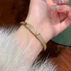 Pulseira com Fecho de Letra em Zircônia Banhada a Ouro Real 18K, Pulseira Personalizada Moderna e Resistente, Joia de Luxo Leve de Alta Qualidade para Mulheres