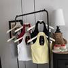 Foto Real de Camisola Hueca Estilo Pura Pasión con Cuello Halter para Mujer en Verano, Corte Ajustado para Usar por Dentro y por Fuera, Hermoso Estilo Corto Rojo