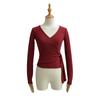 Camiseta Estilosa Redutora de Idade Sexy Decote V Grande Botão de Amor Manga Longa Fashionável Combina com Tudo Garota Quente Ajustada Top com Base Irregular