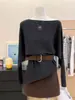 Camiseta de punto gris de manga larga estilo coreano para mujer, nuevo estilo Otoño e Invierno 2025, suéter con top asimétrico debajo