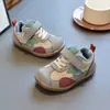 Nuevos Zapatos Infantiles Otoño 2026 Niños Suela Suave Cómodos Deportivos Casuales Estilo Coreano Engrosados Cálidos Niñas Zapatos Forrest Gump