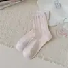 Calcetines largos de otoño e invierno para mujer, calcetines de algodón dulces, calcetines de media pantorrilla transpirables y resistentes al olor, calcetines apilados florales sin costuras estilo coreano para otoño
