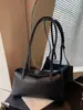 Bolsa Boston com aba minimalista e única coreana para mulheres, nova coleção primavera 2026, estilo executivo de alta qualidade, grande capacidade e projetada para ser carregada sob o braço