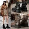 Botas de empilhar Calças de viagem do oeste de Xinjiang Botas de perna de calça 2026 novas botas curtas femininas Botas Martin cor marrom Mallard femininas