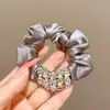 Scrunchie de Satén Cuadrado con Pedrería de Lujo Ligero y de Alta Gama Elástico Brillante con Pedrería Accesorio para el Cabello de Cola de Caballo Baja Suave para Mujeres