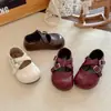 Mocasines de suela blanda para niñas, zapatos pequeños de piel, zapatos infantiles primavera-verano 2026, zapatos para bebé niña, bailarinas bajas de princesa para niña pequeña