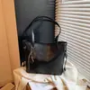 Bolsa de Mão Grande Capacidade Fashionable Novo Modelo 2026 Textura de Nicho Versátil Moda Casual Bolsa de Ombro Bolsa Tote para o Dia a Dia