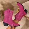 Botas Western de Moda Bordadas de Gamuza de Talla Grande Europea y Americana 2026 Otoño e Invierno Retro Tacón Grueso Cremallera Punta Fina Botines Cortos