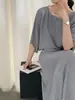 Set de Hombres de Papel Jiangzuo: Camiseta de Punto Holgada con Mangas de Murciélago y Cintura Ajustable para Mujer + Falda de Campana para Verano 2733