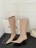 Botas de salto alto fino bico fino, botas de cano alto justas, novas botas de cano alto em couro envernizado 2026
