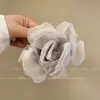 Yarn Sense Flor de Rosa Hecha a Mano Agarrando Flor de Hilo de Organza Pasador de Pelo Dulce Todo-partido Pinza de Tiburón para el Cabello Accesorios para el Cabello Nuevo Mujer