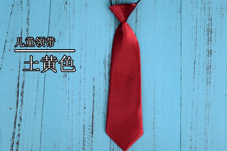 酒红色