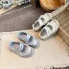 Zapatos de Princesa de Malla Transpirable para Niñas 2026 Verano Nuevas Sandalias con Lazo para Niños Zapatos Versátiles de Moda para Niños Pequeños