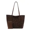 Bolsa Grande com Estampa de Leopardo da Moda 2025 Outono e Inverno Nova Bolsa de Ombro Feminina para o Dia a Dia Bolsa Tote Casual Retrô