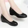 2026 Novos Sapatos Femininos de Outono com Sola Macia, Bico Redondo e Salto Baixo, Antiderrapantes, Plataforma, Confortáveis, Versáteis, para Trabalho, para Mães
