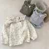 Conjunto de primavera estilo coreano para bebés niñas: Camiseta de manga larga con cuello fruncido, estampado floral y un top de cuello de muñeca